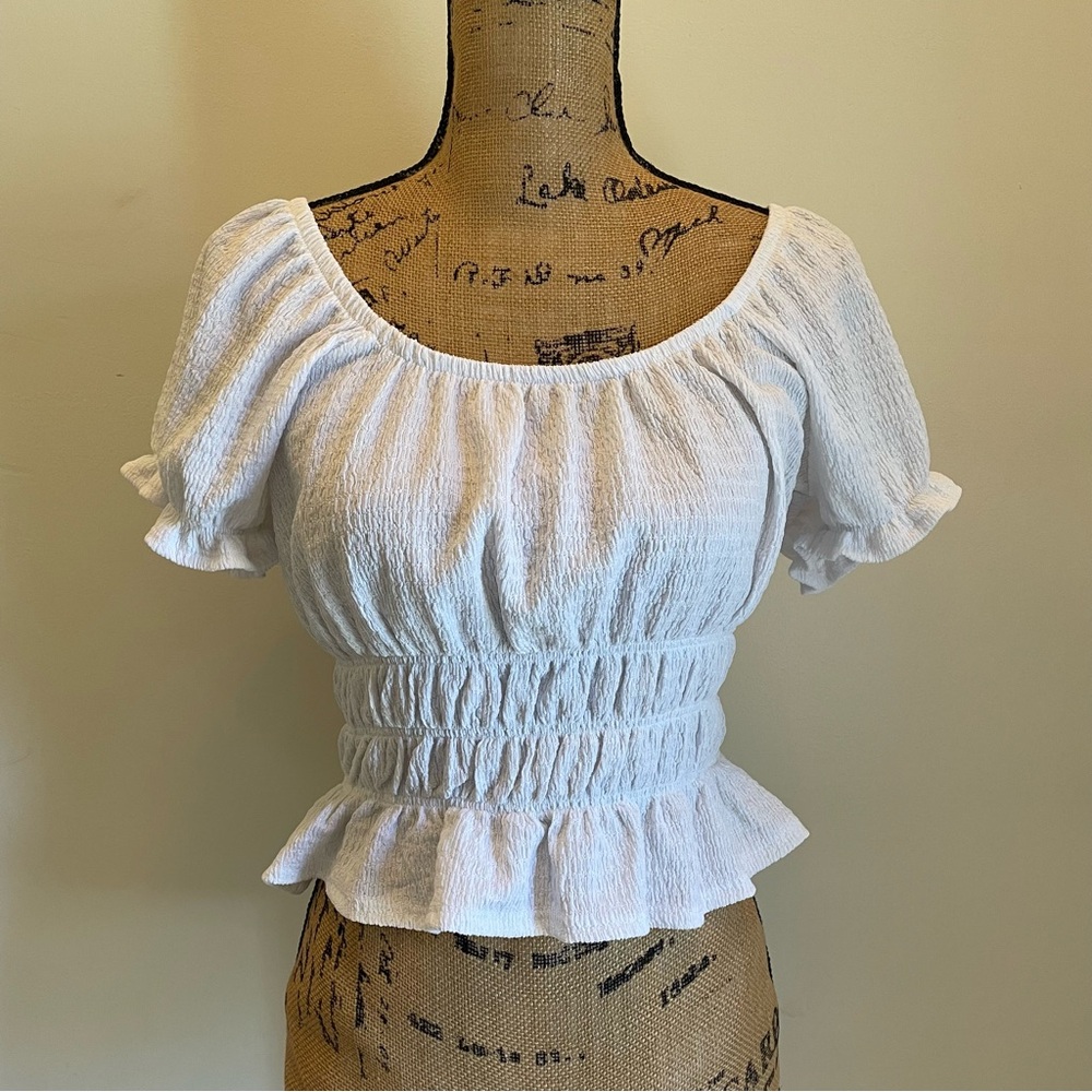 So crop top - size Small
